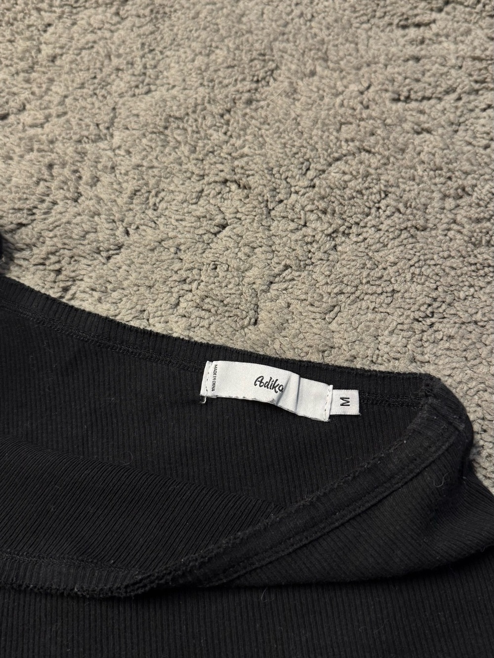 Adika One-Shoulder Black Ribbed Tank - Picture 3 of 3